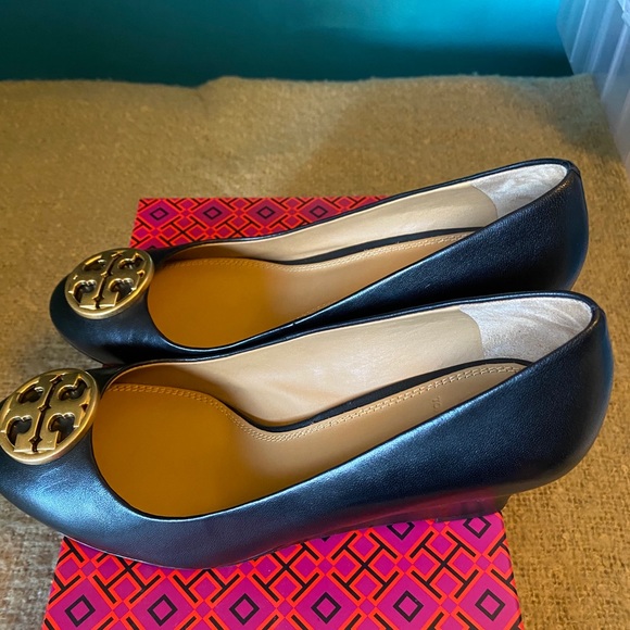 Brand New Tory Burch Chelsea 65mm Wedge - Picture 3 of 7